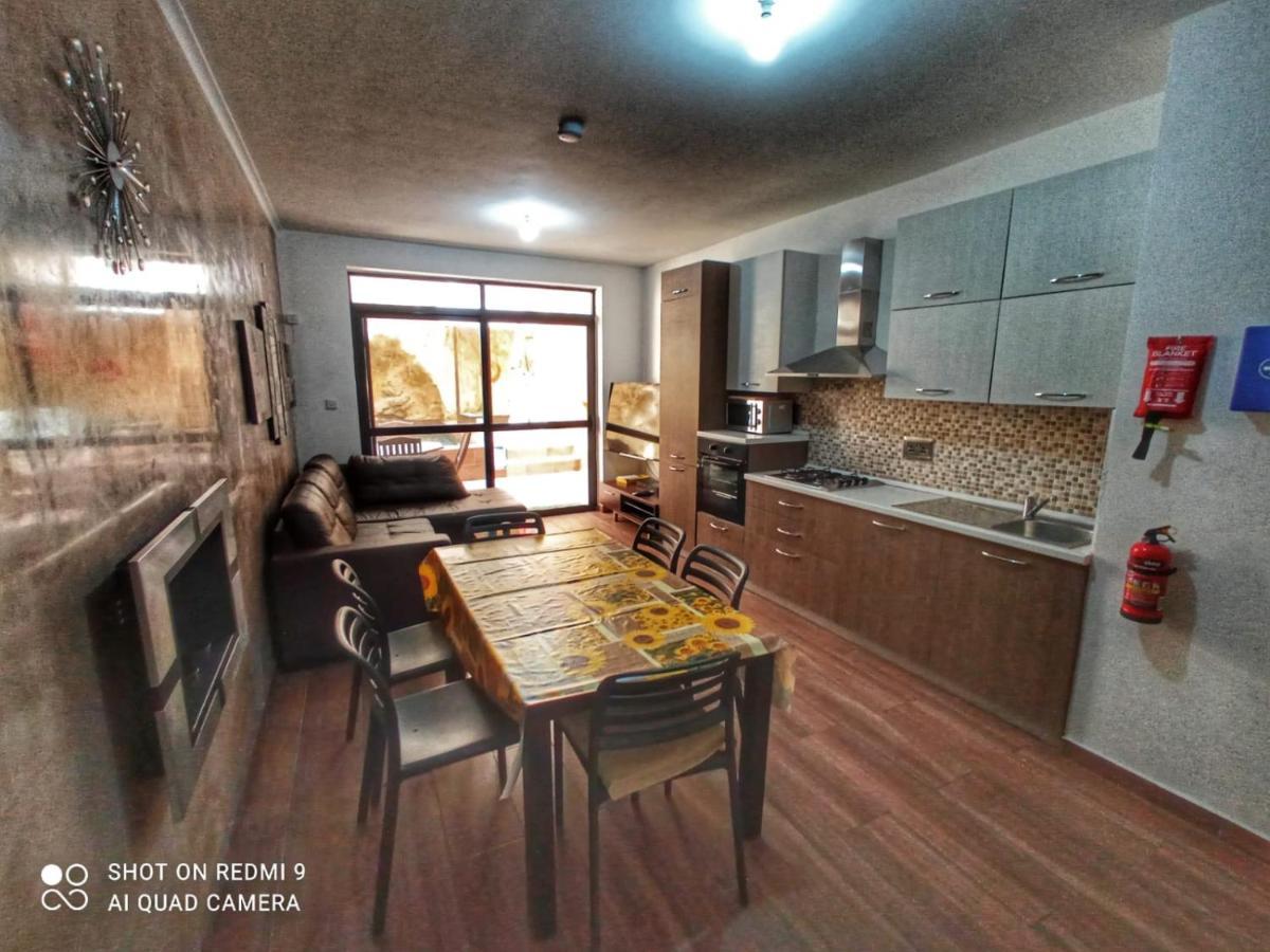 Town House With Private Pool In Village Centre Kalkara Exterior photo