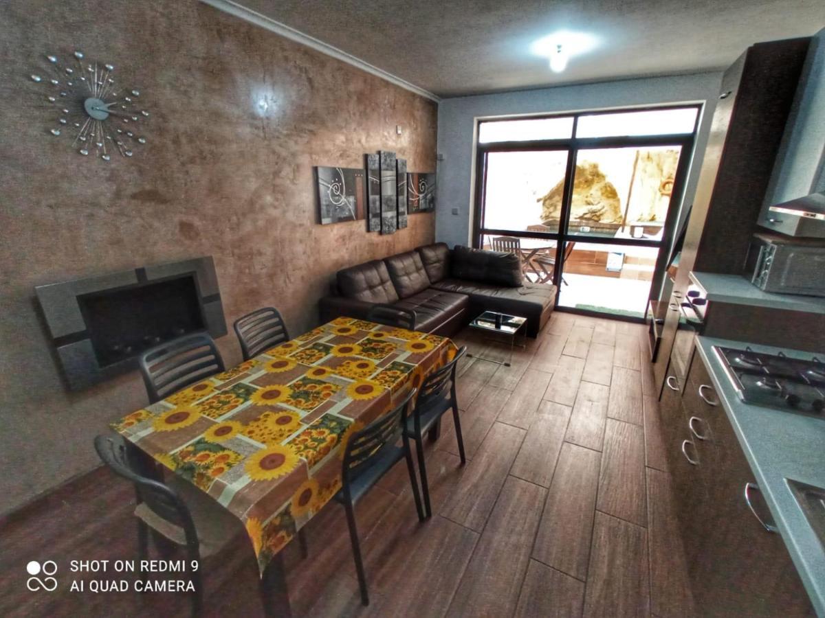 Town House With Private Pool In Village Centre Kalkara Exterior photo
