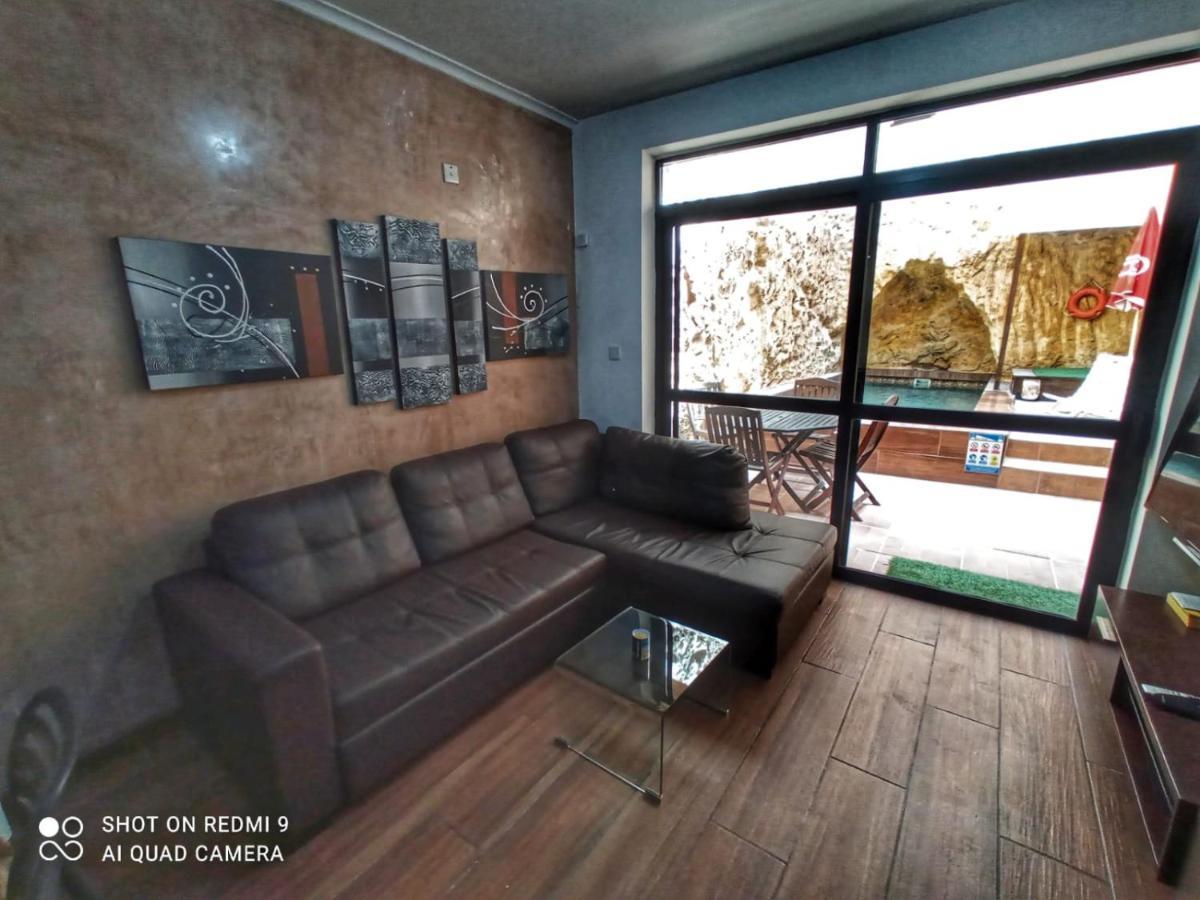 Town House With Private Pool In Village Centre Kalkara Exterior photo